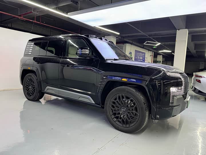 Фото 3 - BYD Yangwang U8