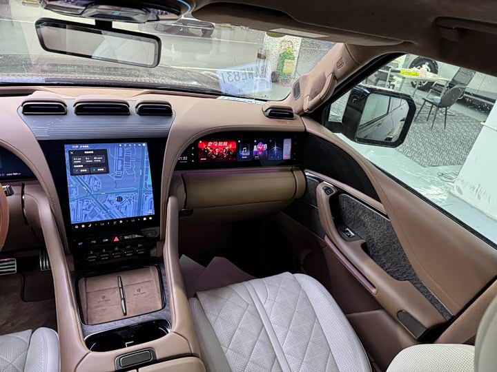 Фото 6 - BYD Yangwang U8