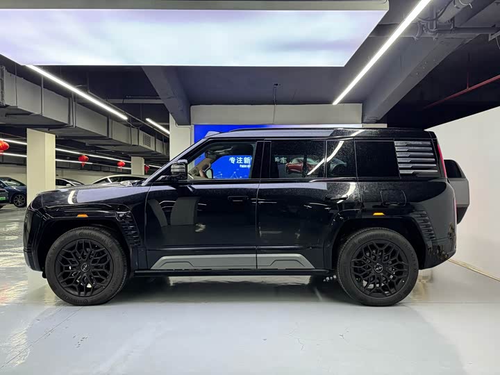 Фото 9 - BYD Yangwang U8