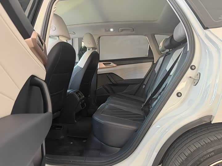 Фото 5 - Volkswagen Tharu