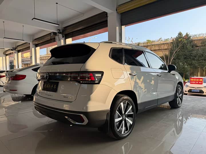 Фото 9 - Volkswagen Tharu