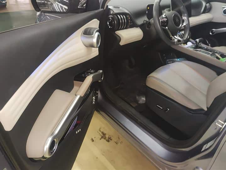 Фото 7 - BYD Yuan Plus