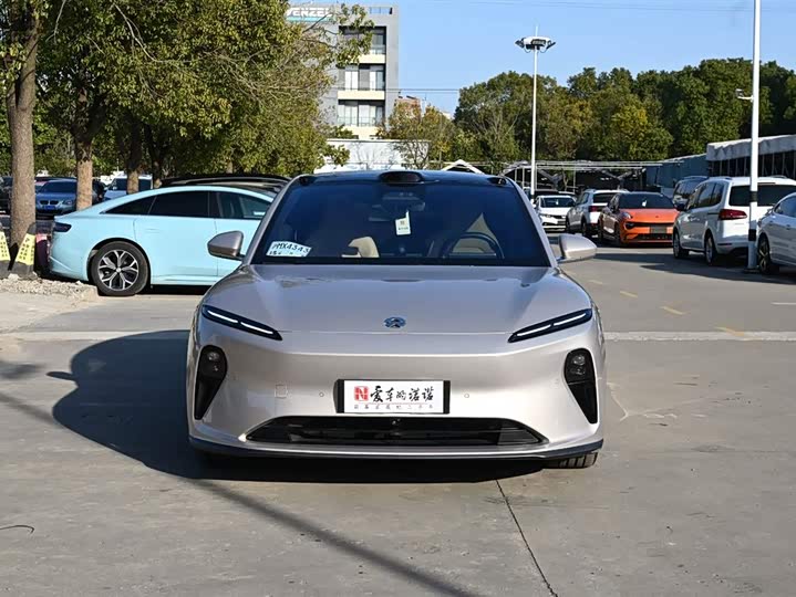 Фото 2 - Nio ET5T