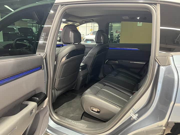 Фото 8 - Zeekr 7X