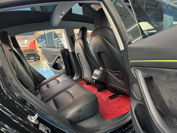 Фото 7 - Tesla Model 3