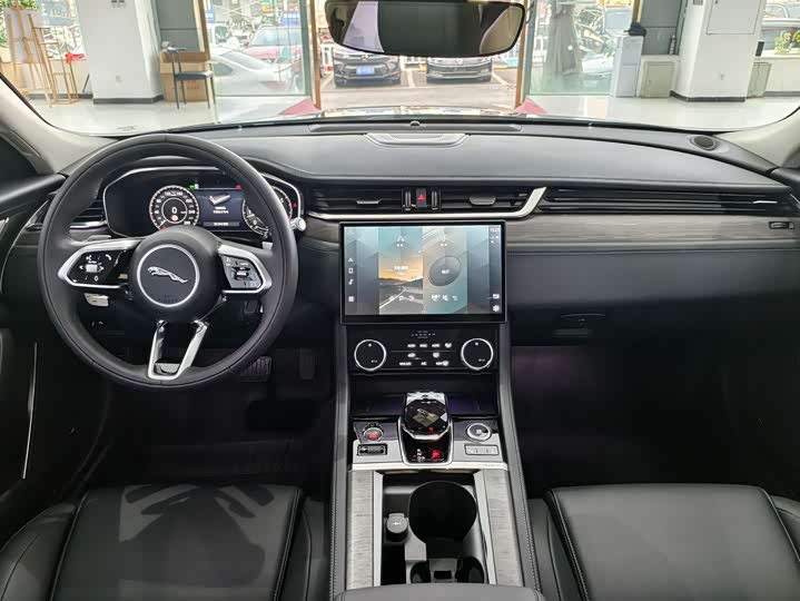 Фото 5 - Jaguar XF L