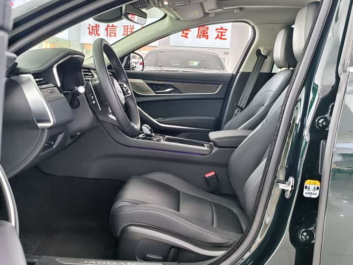 Фото 6 - Jaguar XF L