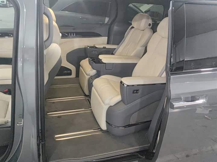 Фото 3 - Zeekr 009