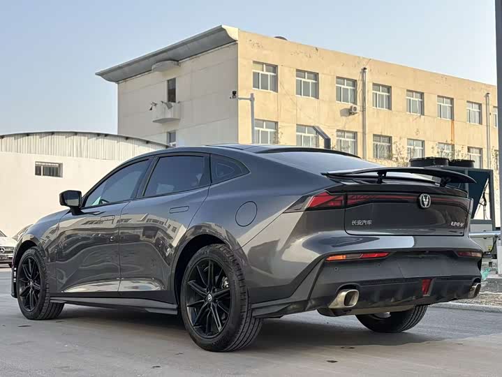 Фото 9 - Changan UNI-V