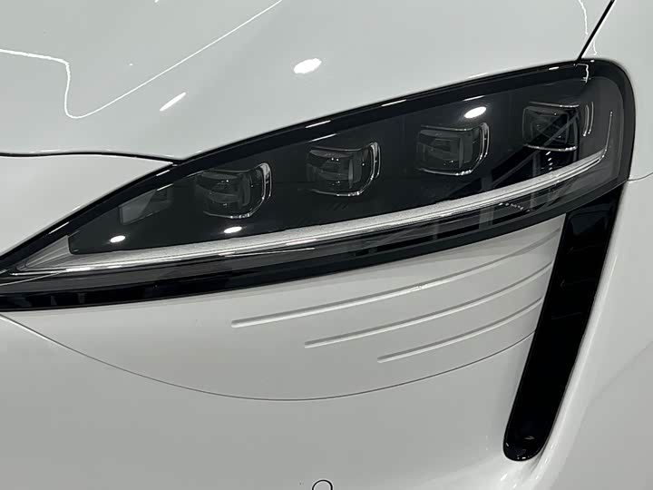 Фото 4 - Luxeed R7