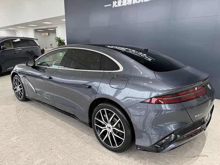 Фото 7 - Denza Z9