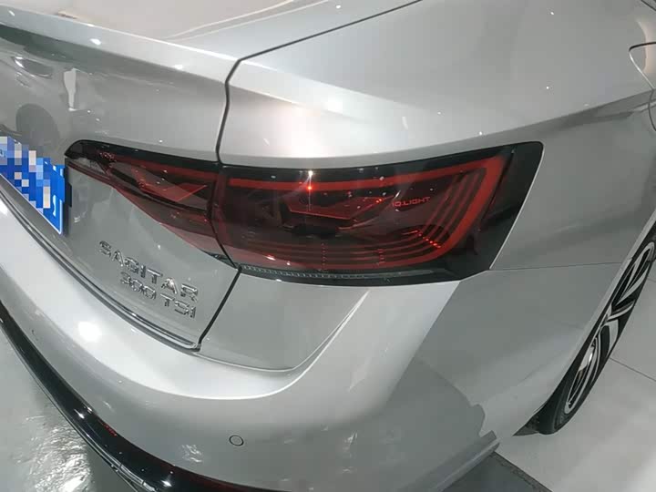 Фото 8 - Volkswagen Sagitar L