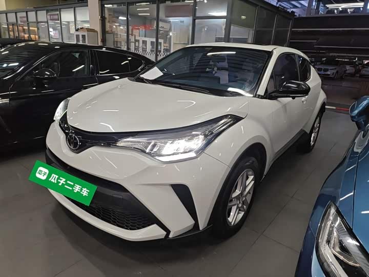 Фото 2 - Toyota C-HR