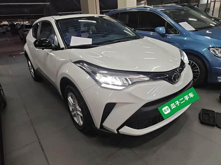 Фото 4 - Toyota C-HR