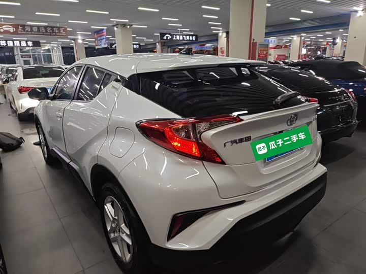 Фото 5 - Toyota C-HR