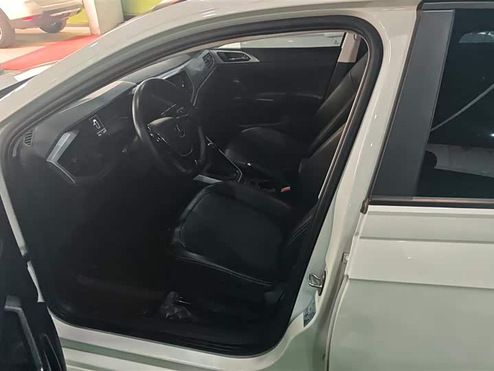 Фото 9 - Volkswagen Polo