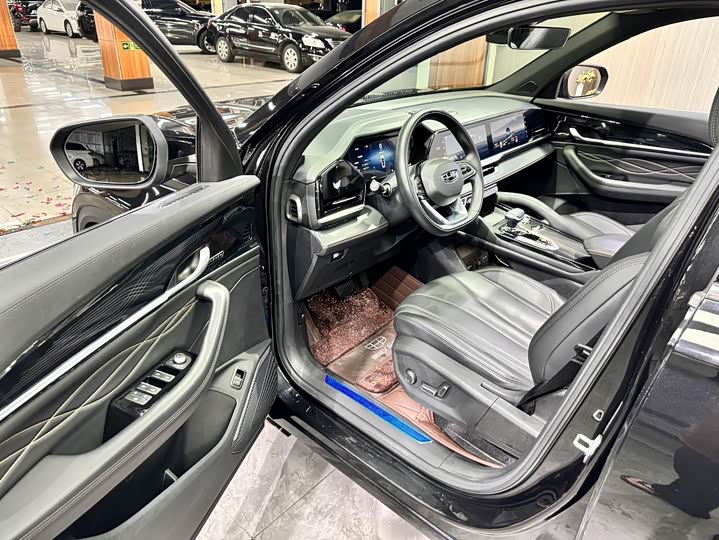 Фото 8 - Geely Monjaro