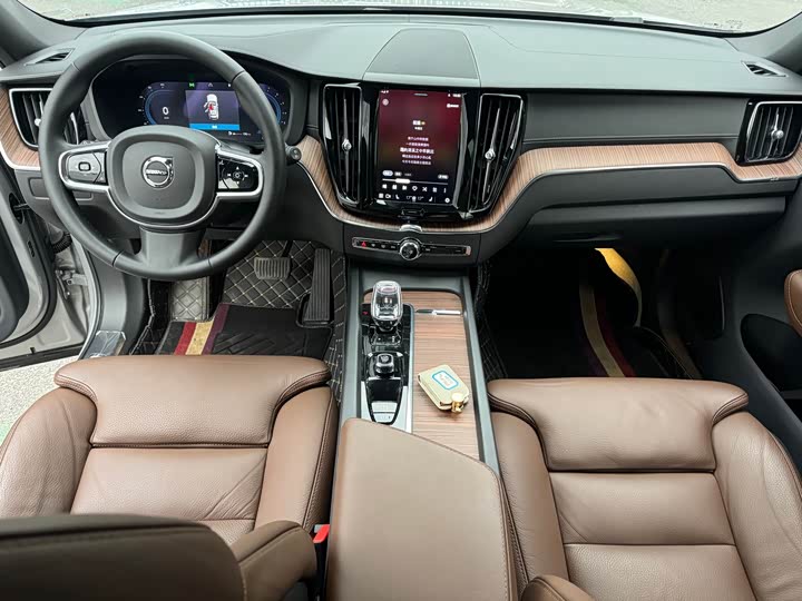 Фото 5 - Volvo XC60