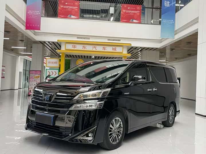 Фото 1 - Toyota Vellfire