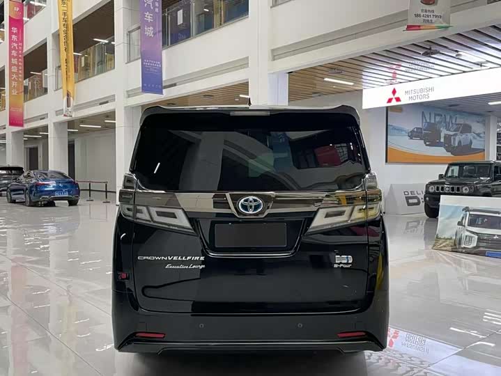 Фото 3 - Toyota Vellfire