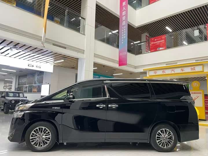 Фото 4 - Toyota Vellfire
