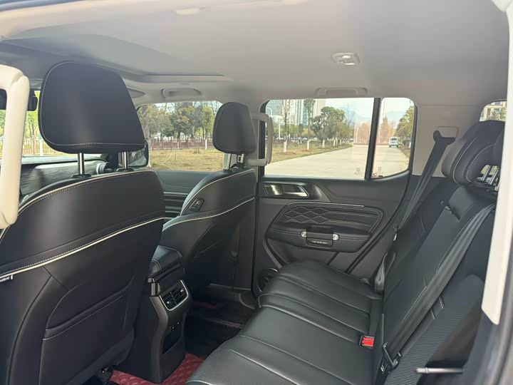 Фото 4 - Tank 300