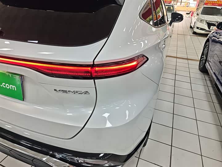 Фото 8 - Toyota Venza