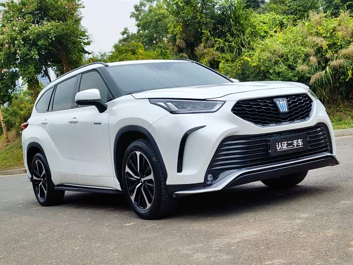 Фото 3 - Toyota Crown Kluger