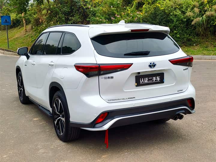 Фото 5 - Toyota Crown Kluger