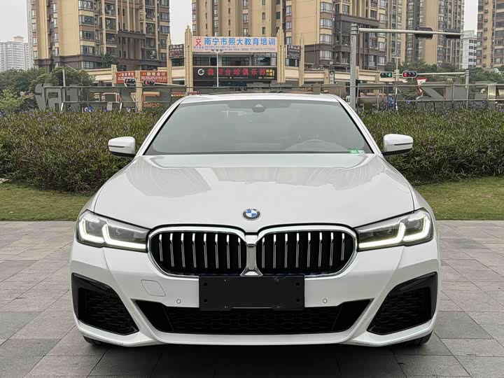 Фото 2 - BMW 5 Series