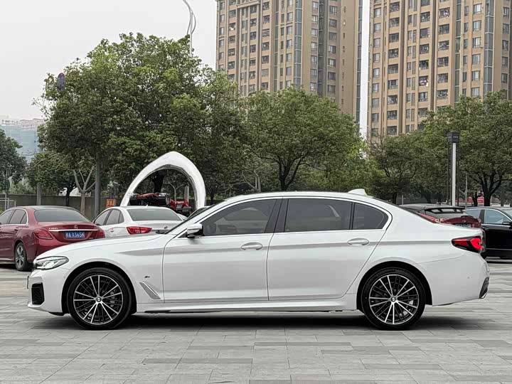 Фото 3 - BMW 5 Series