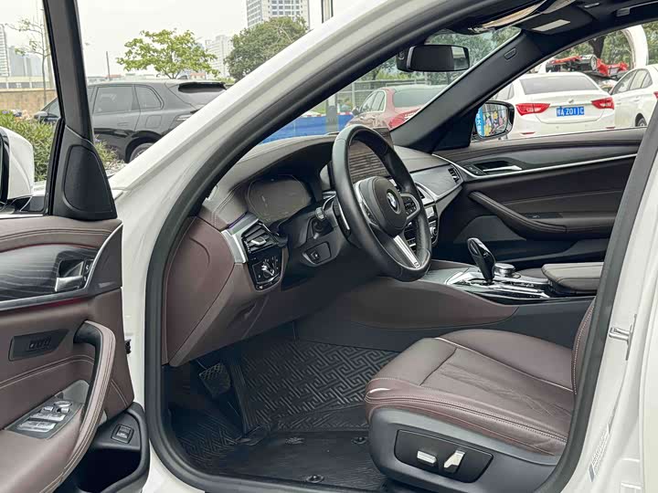 Фото 6 - BMW 5 Series