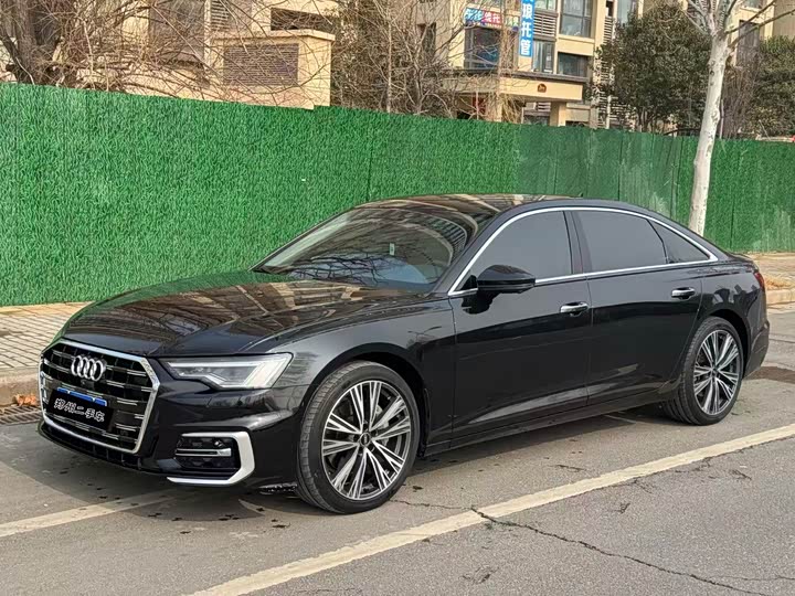 Фото 1 - Audi A6L