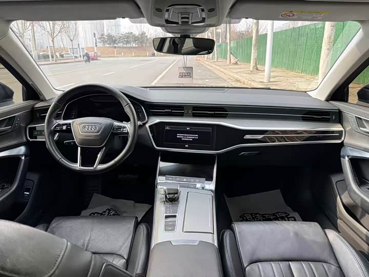 Фото 5 - Audi A6L