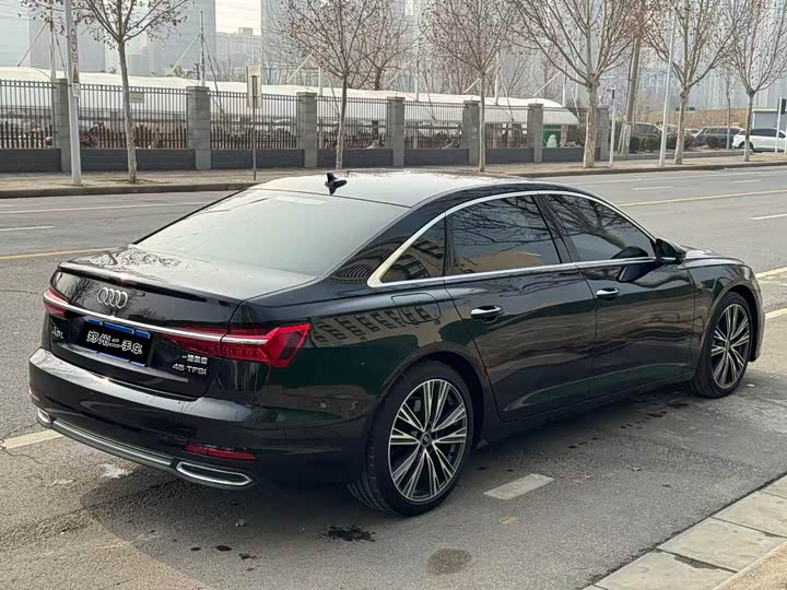 Фото 7 - Audi A6L