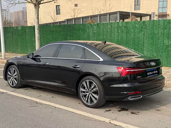 Фото 9 - Audi A6L