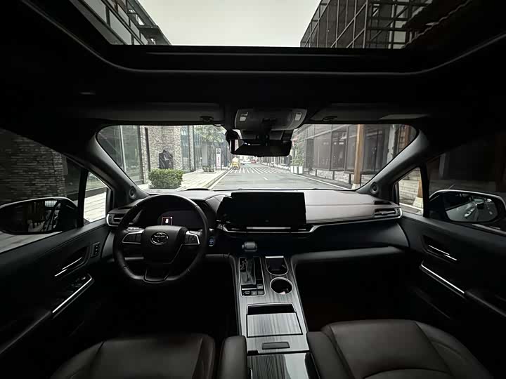 Фото 6 - Toyota Sienna