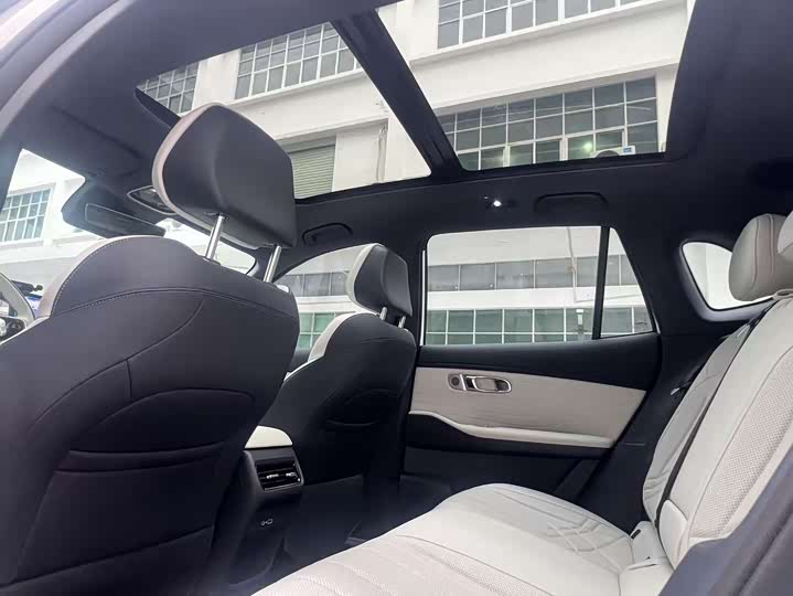 Фото 7 - Geely Galaxy Starship 7