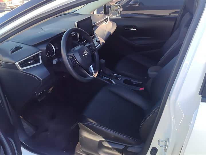 Фото 9 - Toyota Corolla