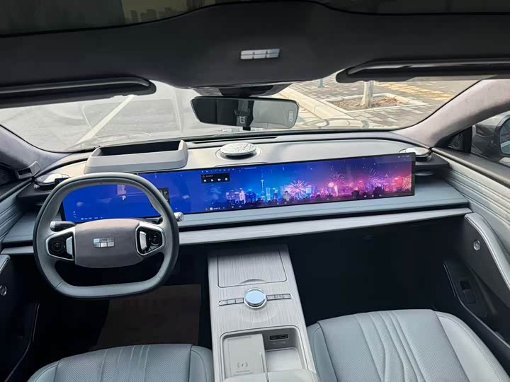 Фото 6 - Geely Galaxy E8