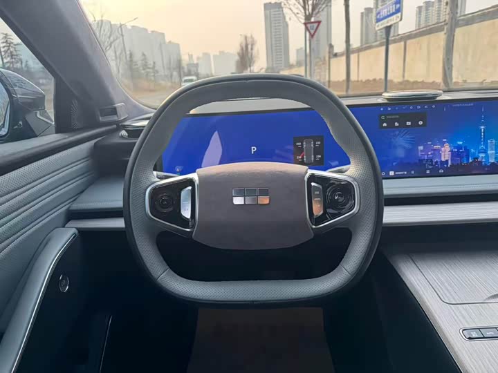 Фото 7 - Geely Galaxy E8