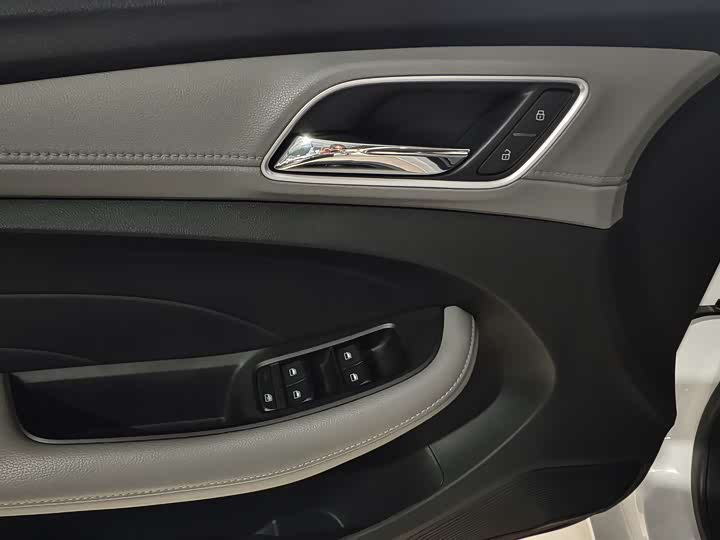 Фото 9 - Roewe Ei5