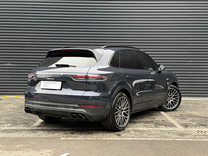 Фото 2 - Porsche Cayenne Hybrid