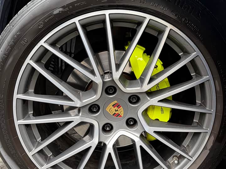 Фото 8 - Porsche Cayenne Hybrid