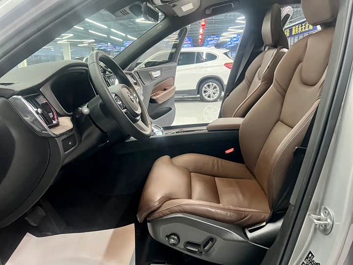 Фото 5 - Volvo XC60