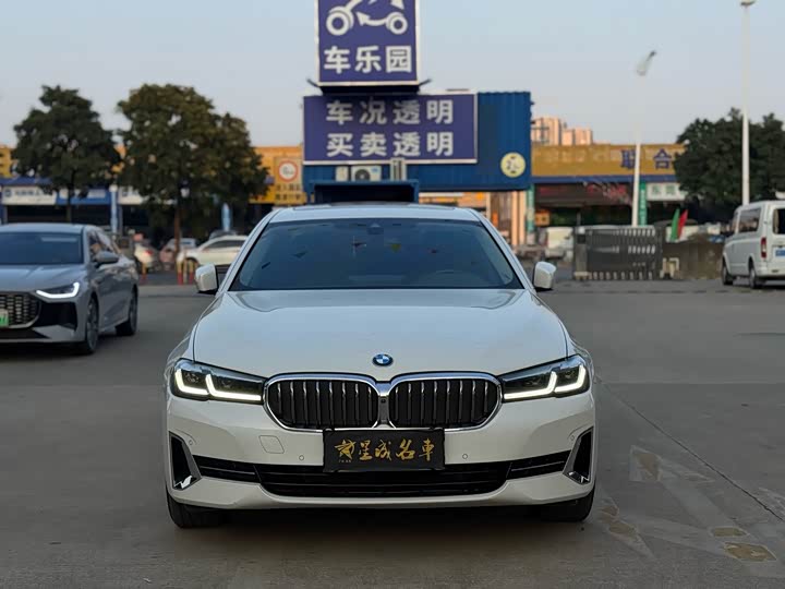 Фото 2 - BMW 5 Series