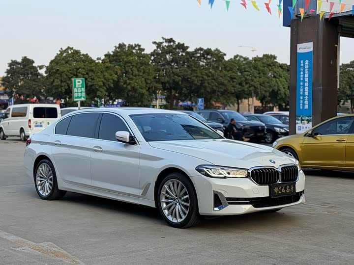 Фото 3 - BMW 5 Series