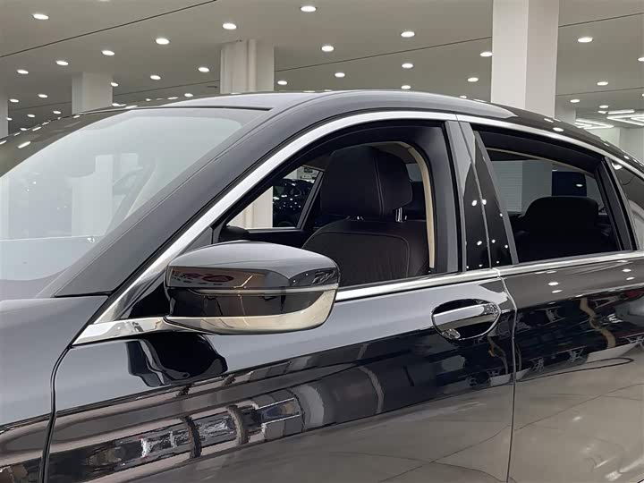 Фото 8 - BMW 7 Series