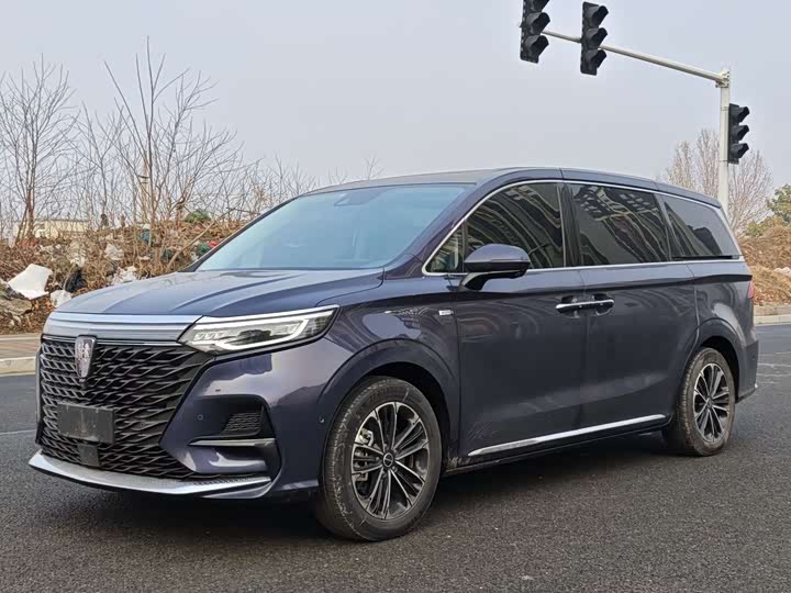 Фото 1 - Roewe iMax 8