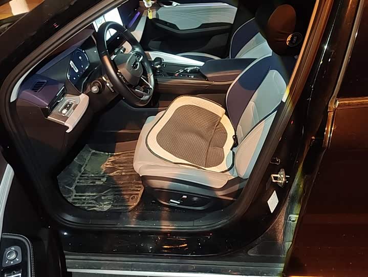 Фото 9 - Geely Preface